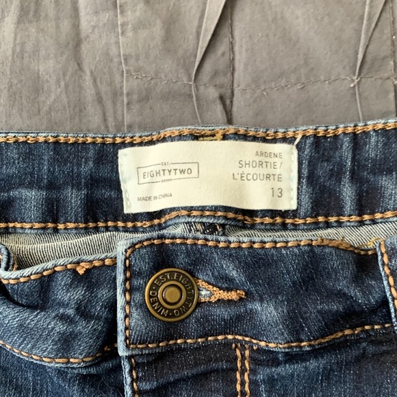 Ardene blue jean shorts - Picture 2 of 2